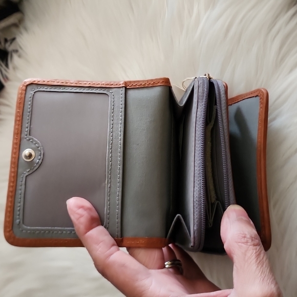 Switzerland Women's Wallet with Several CC Storage Space - Picture 4 of 11